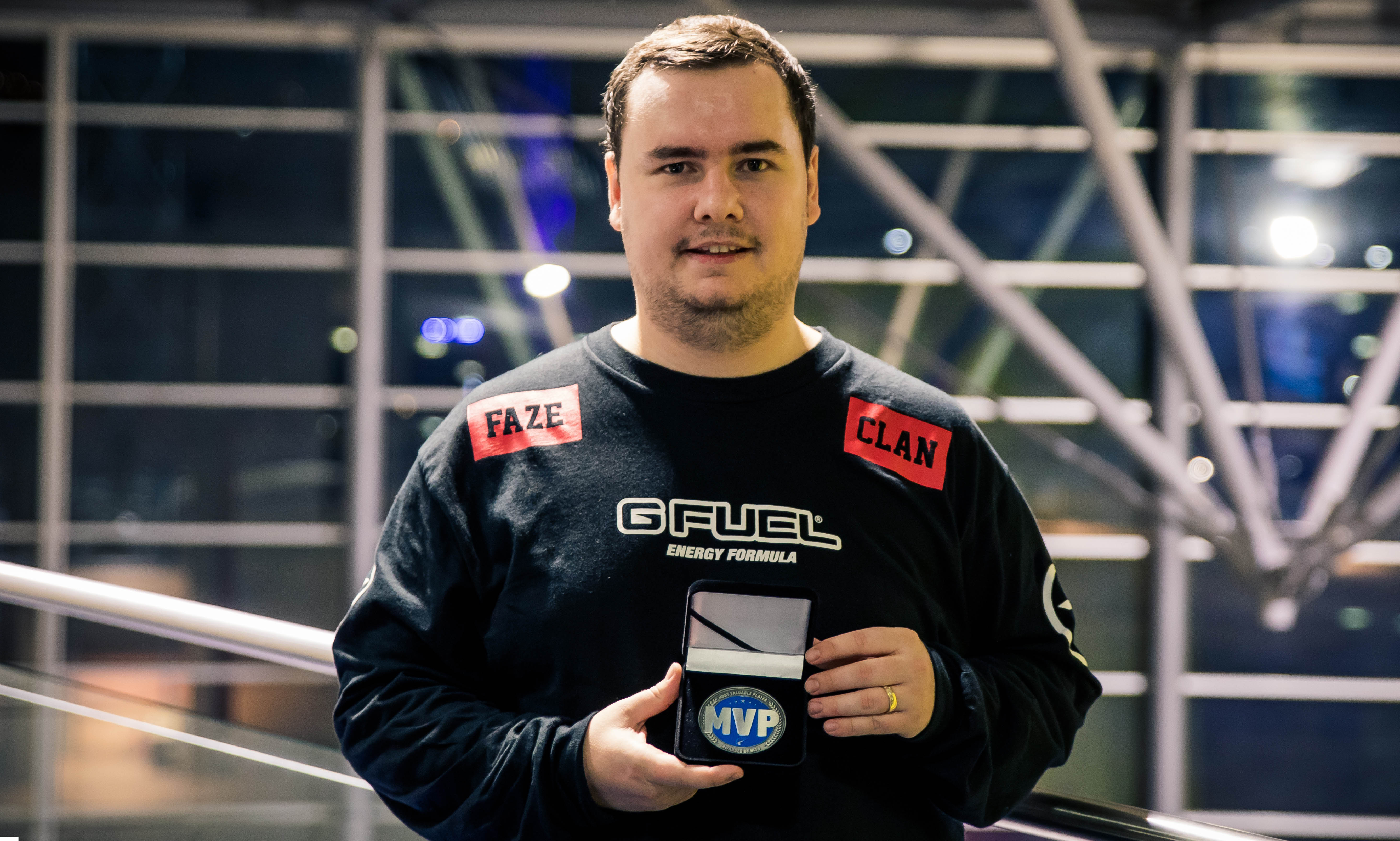 这背后往往 这背后往往